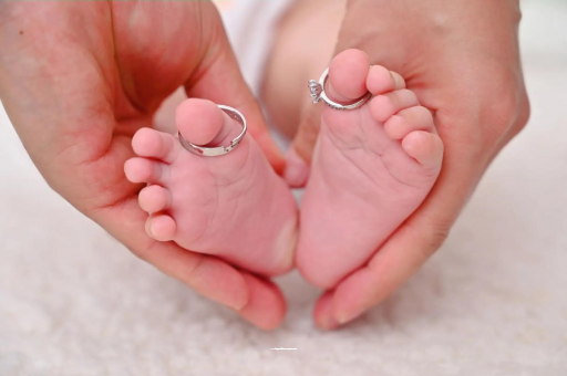 上海宝宝发烧手心比额头烫